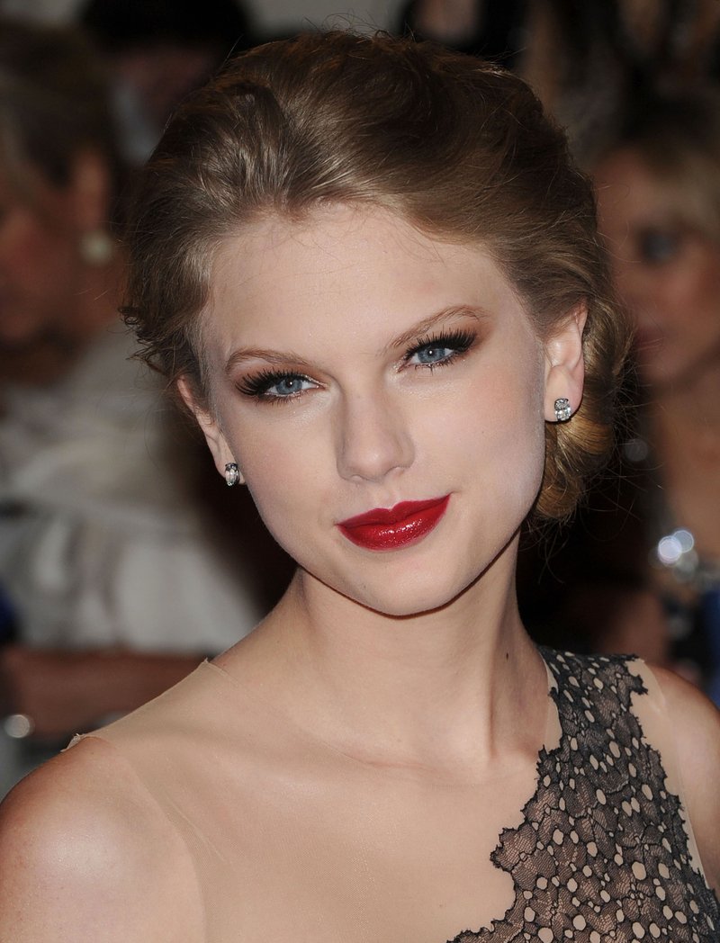 Taylor Swift at 2011 Costume Institute Gala — photo 74