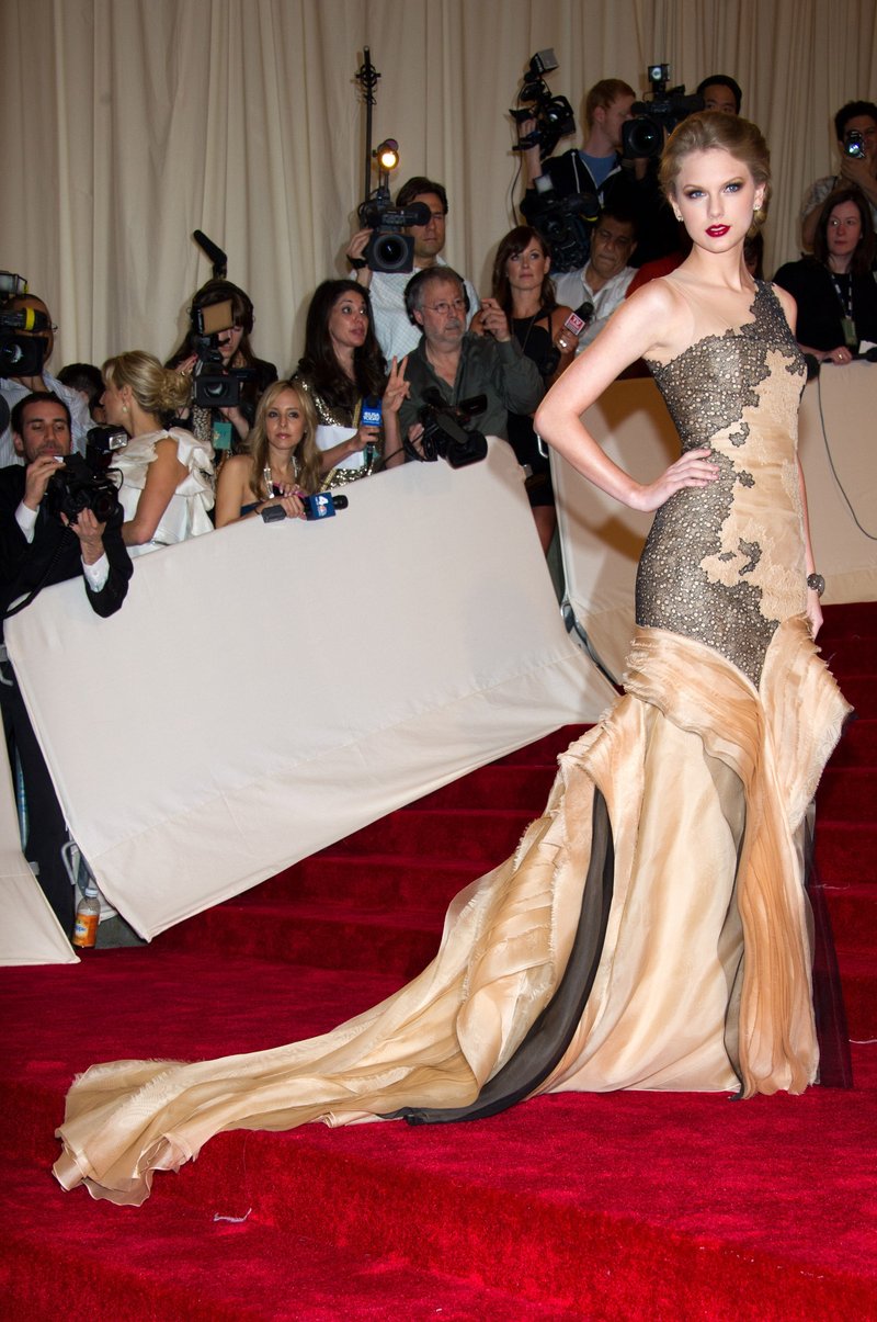 Taylor Swift at 2011 Costume Institute Gala — photo 83
