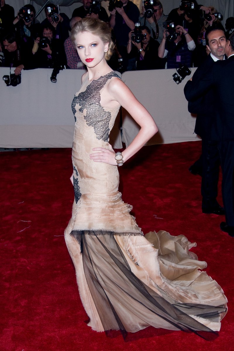 Taylor Swift at 2011 Costume Institute Gala — photo 90