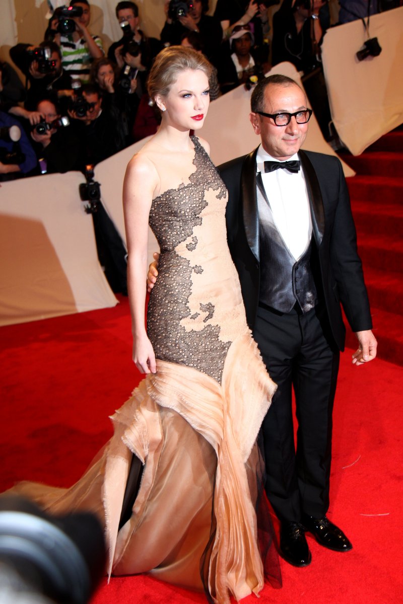 Taylor Swift at 2011 Costume Institute Gala — photo 93