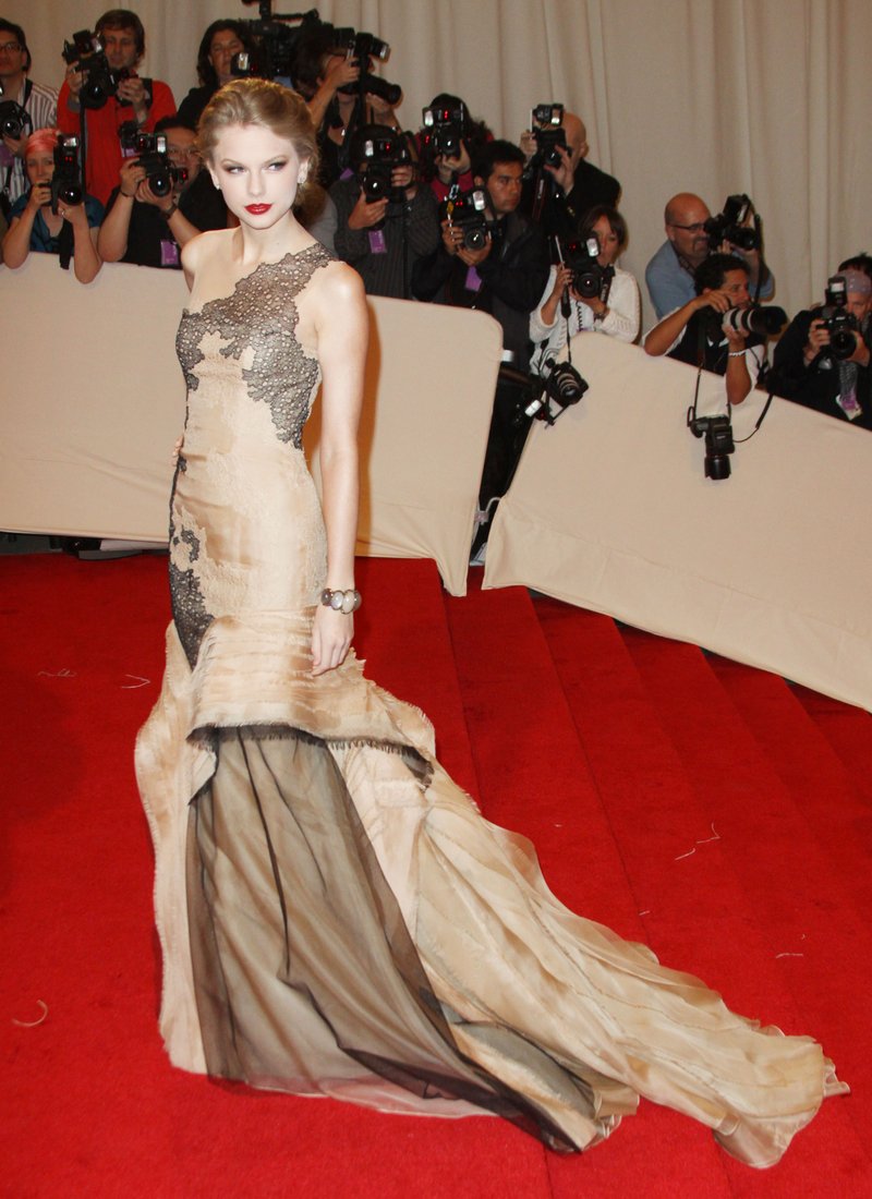 Taylor Swift at 2011 Costume Institute Gala — photo 99