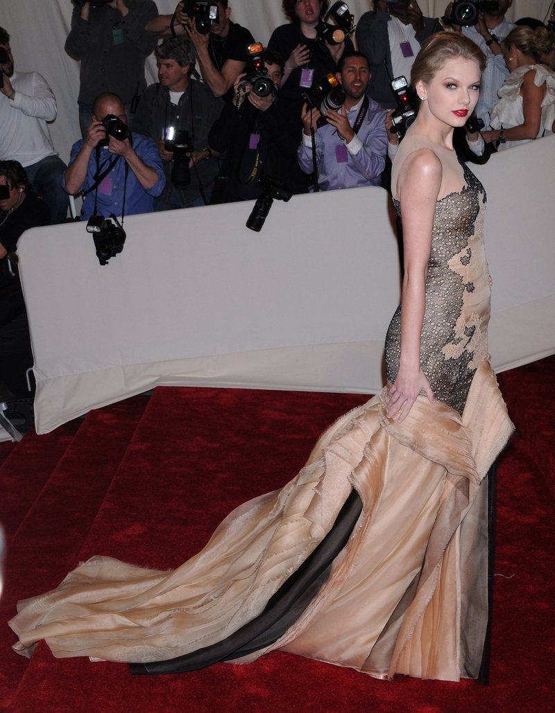 Taylor Swift at 2011 Costume Institute Gala — photo 118