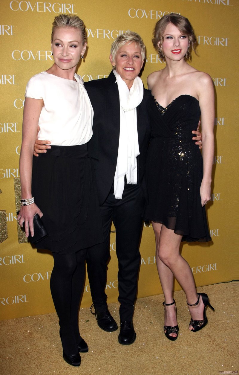 Taylor Swift at CoverGirl 50th Anniversary Party — photo 4