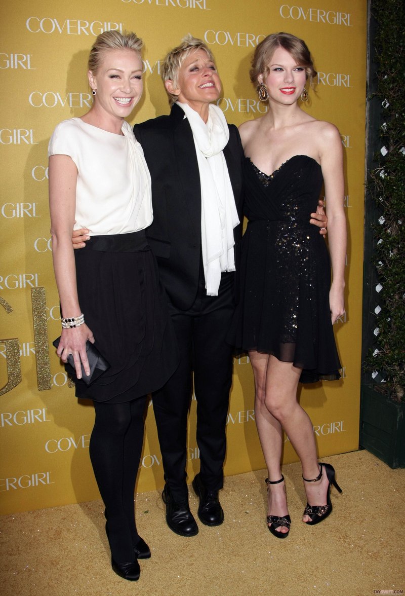 Taylor Swift at CoverGirl 50th Anniversary Party — photo 9