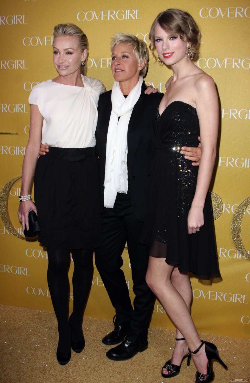 Taylor Swift at CoverGirl 50th Anniversary Party — photo 10