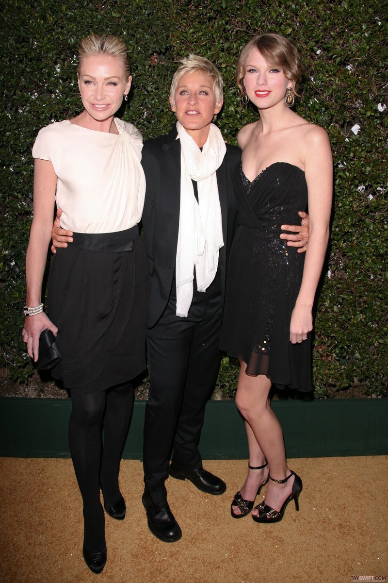 Taylor Swift at CoverGirl 50th Anniversary Party — photo 11