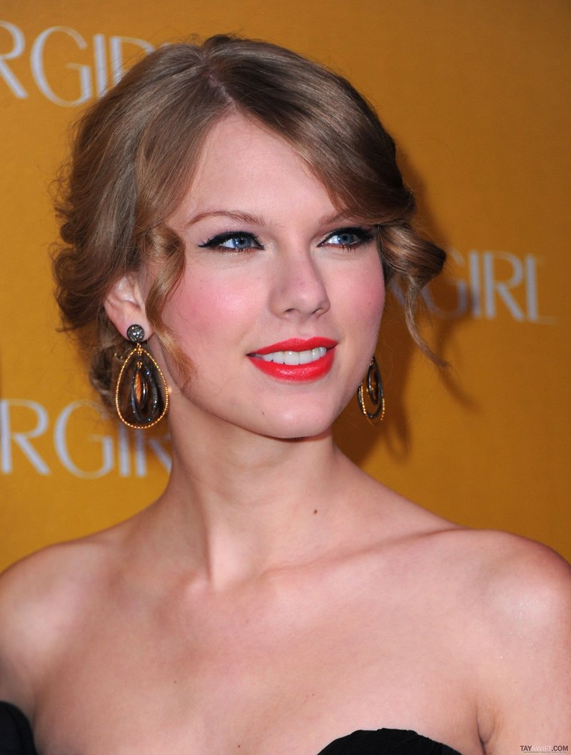Taylor Swift at CoverGirl 50th Anniversary Party — photo 33