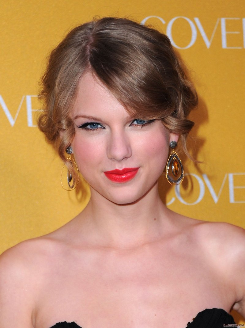 Taylor Swift at CoverGirl 50th Anniversary Party — photo 34