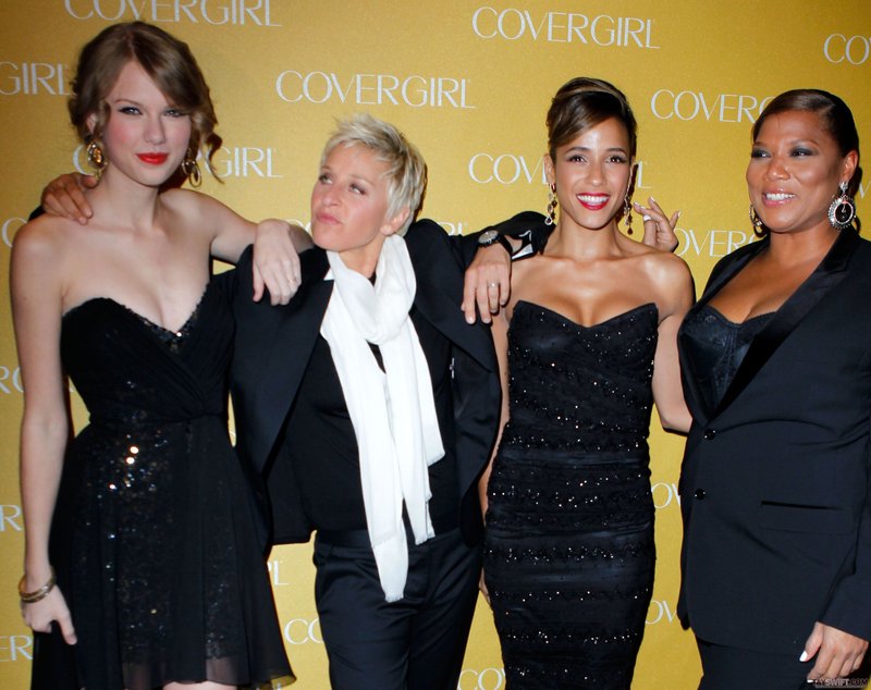 Taylor Swift at CoverGirl 50th Anniversary Party — photo 67