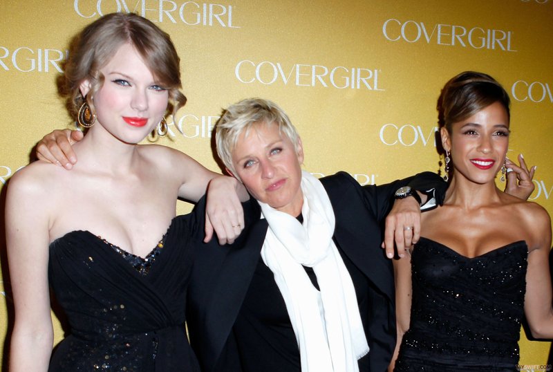 Taylor Swift at CoverGirl 50th Anniversary Party — photo 84