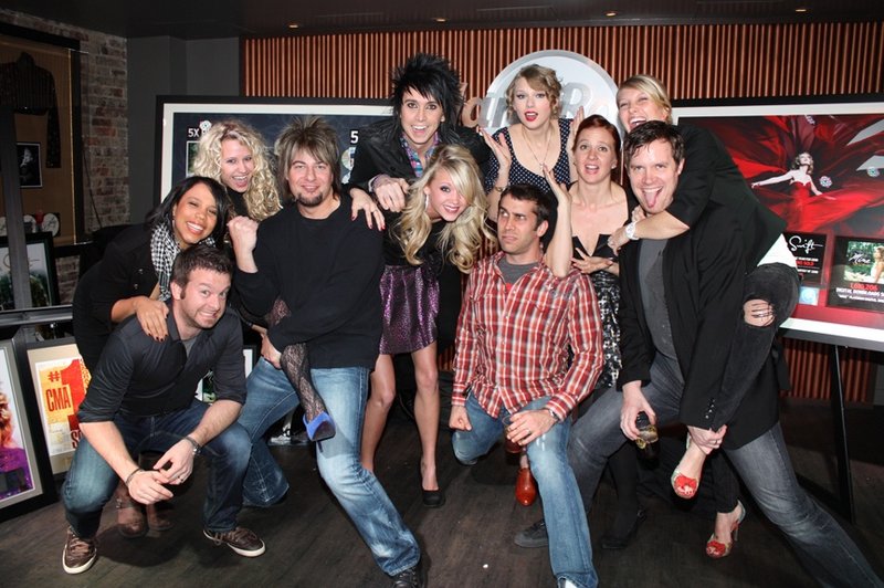 Taylor Swift at Hard Rock Café Party — photo 8