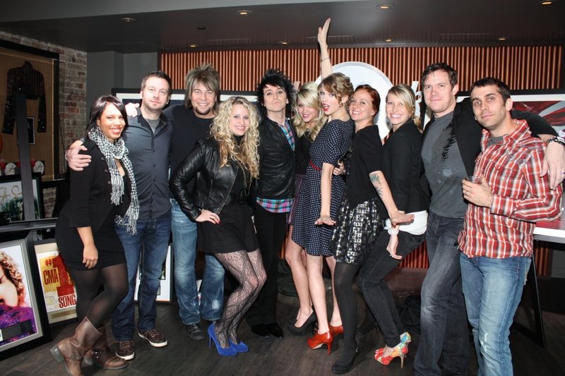Taylor Swift at Hard Rock Café Party — photo 10
