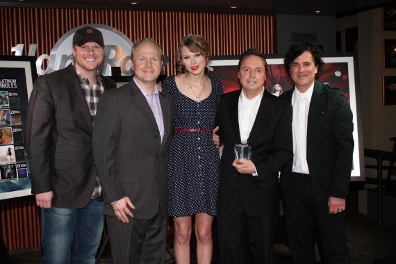 Taylor Swift at Hard Rock Café Party — photo 11
