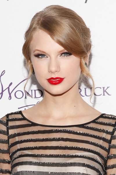 Taylor Swift at Macy's Wonderstruck Fragrance Launch — photo 8