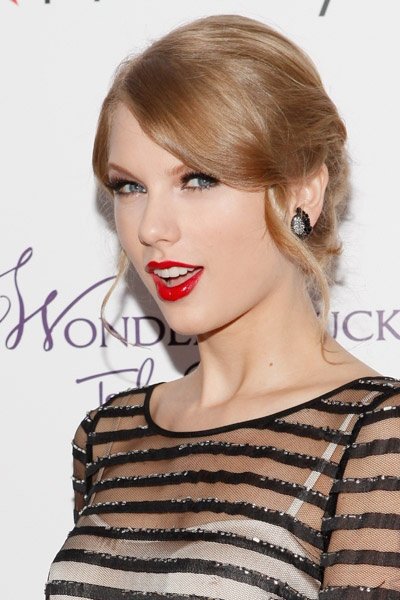 Taylor Swift at Macy's Wonderstruck Fragrance Launch — photo 14