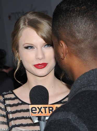 Taylor Swift at Macy's Wonderstruck Fragrance Launch — photo 41