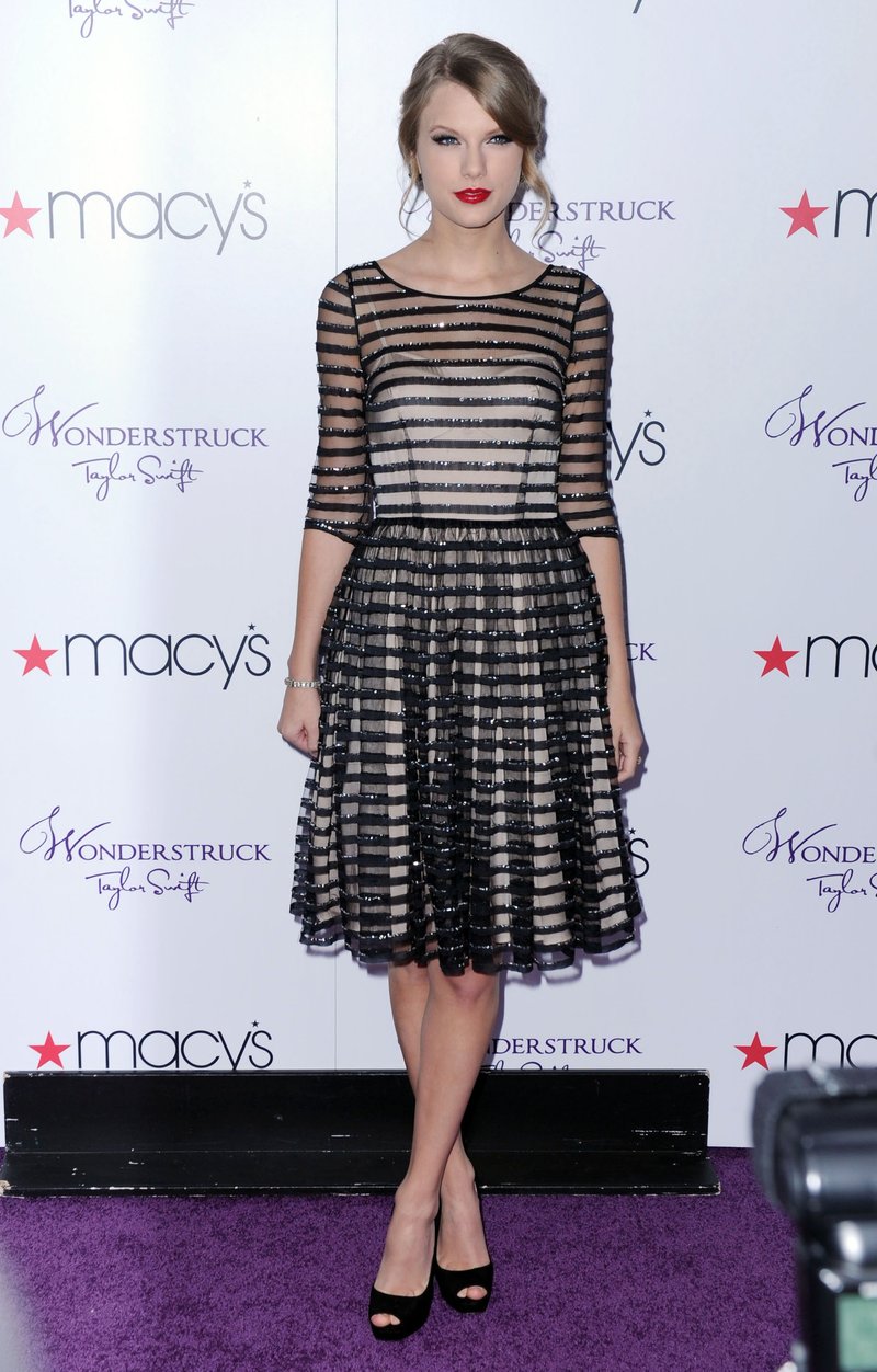 Taylor Swift at Macy's Wonderstruck Fragrance Launch — photo 68