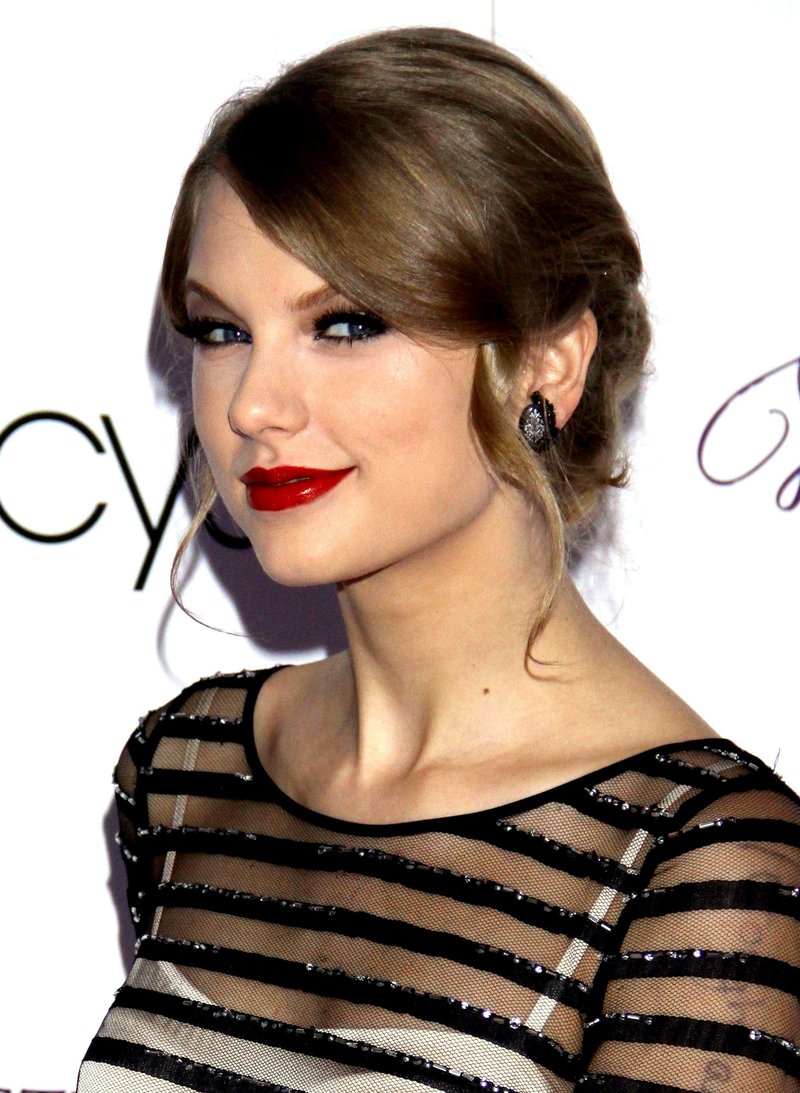 Taylor Swift at Macy's Wonderstruck Fragrance Launch — photo 104