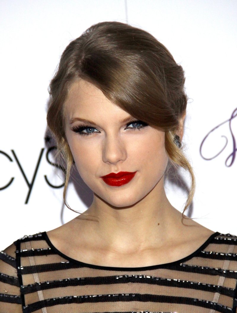Taylor Swift at Macy's Wonderstruck Fragrance Launch — photo 106