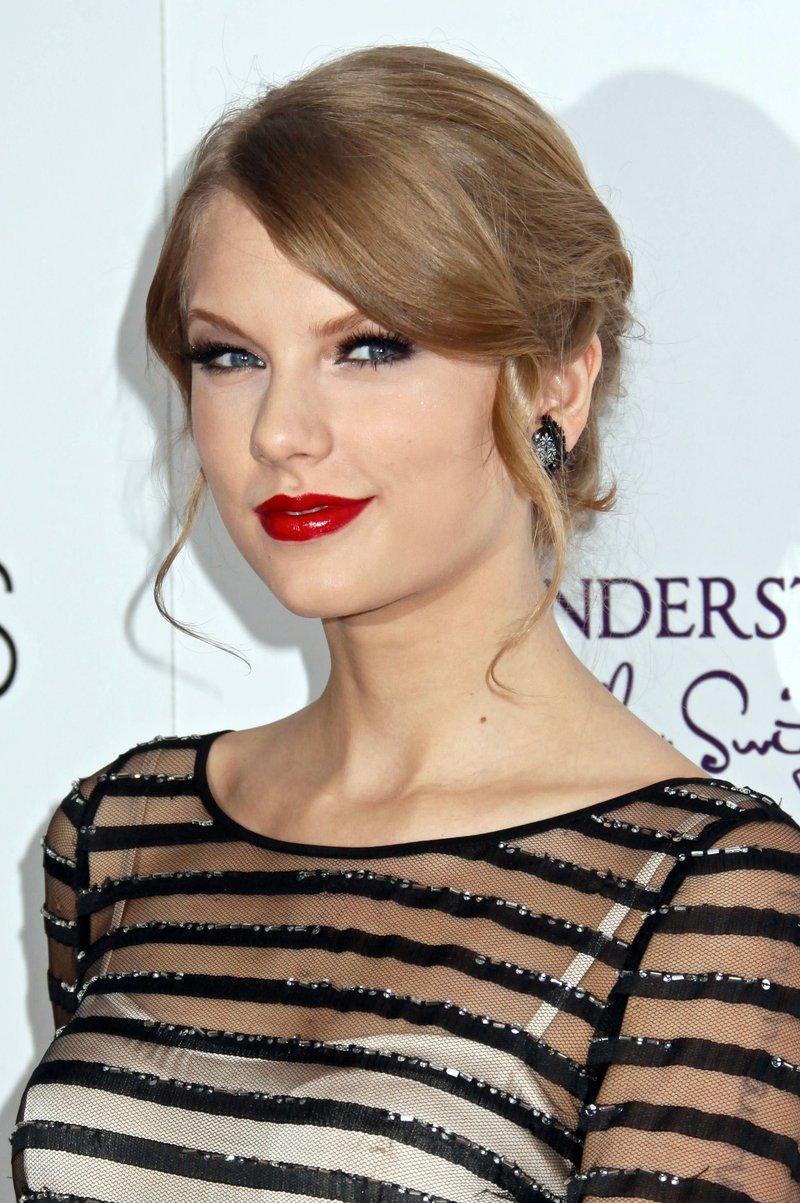 Taylor Swift at Macy's Wonderstruck Fragrance Launch — photo 122