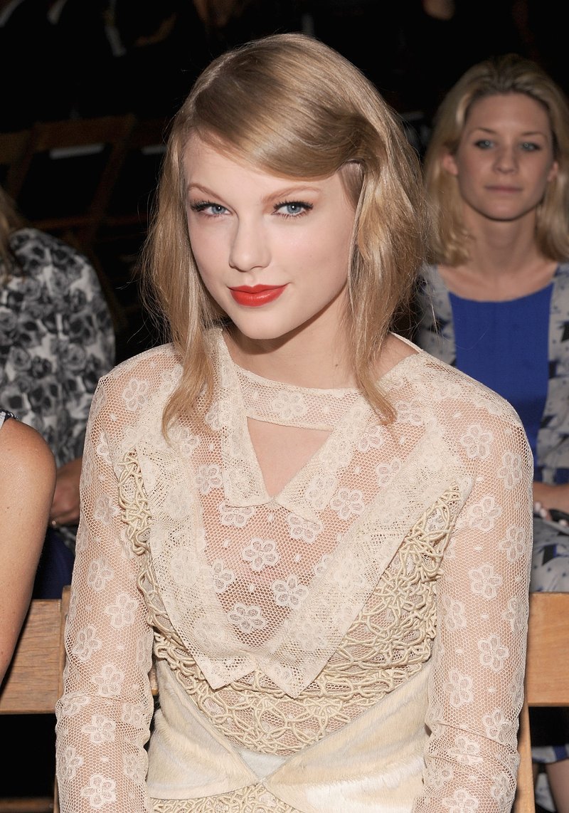 Taylor Swift at Rodarte Spring 2012 Fashion Show — photo 6