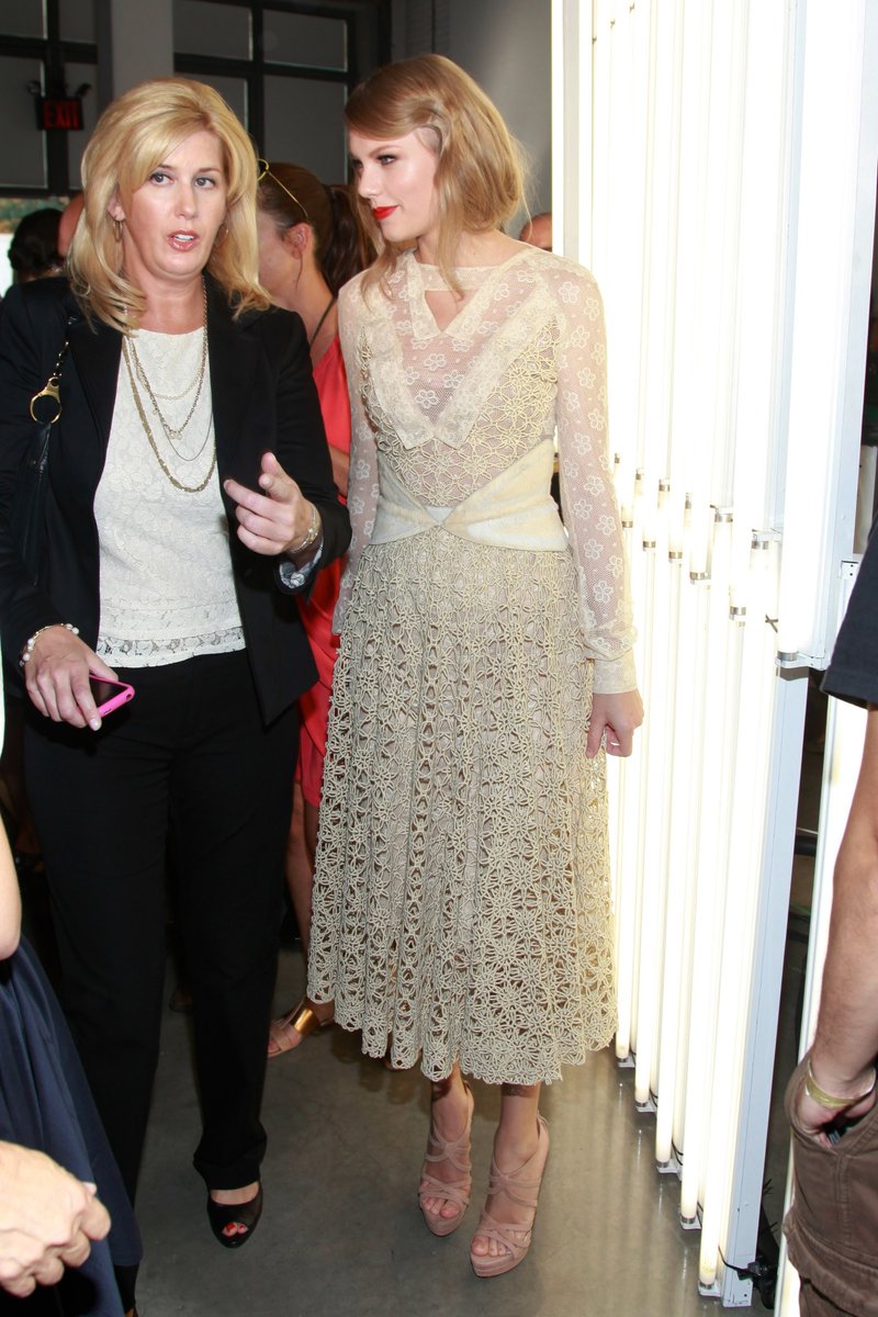 Taylor Swift at Rodarte Spring 2012 Fashion Show — photo 12