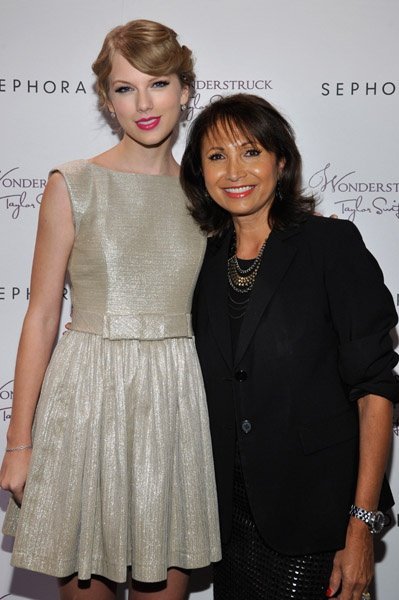 Taylor Swift at Sephora Wonderstruck Fragrance Launch — photo 7