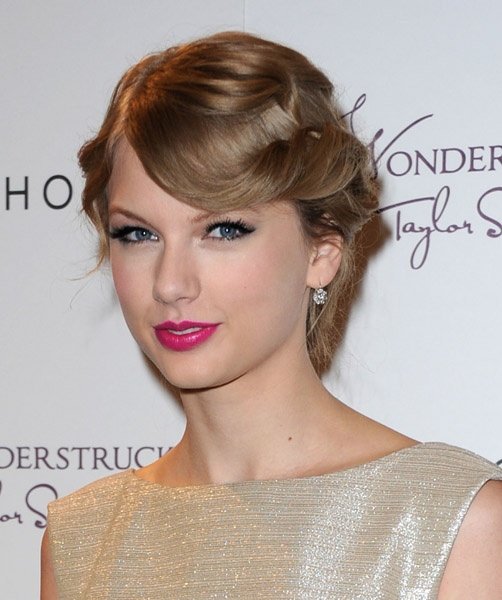 Taylor Swift at Sephora Wonderstruck Fragrance Launch — photo 16
