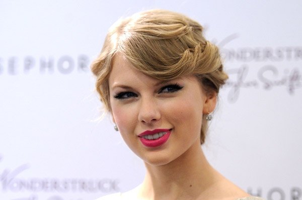 Taylor Swift at Sephora Wonderstruck Fragrance Launch — photo 20