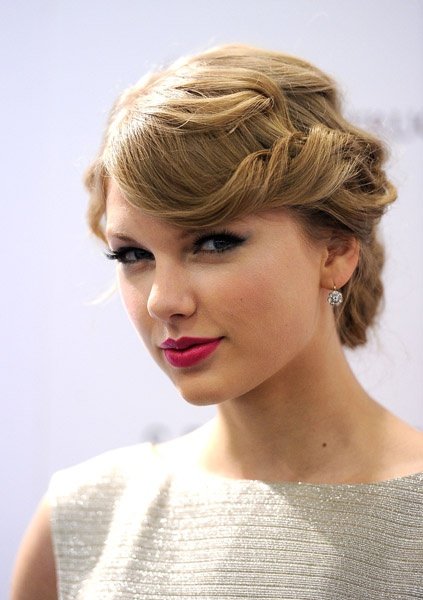 Taylor Swift at Sephora Wonderstruck Fragrance Launch — photo 22