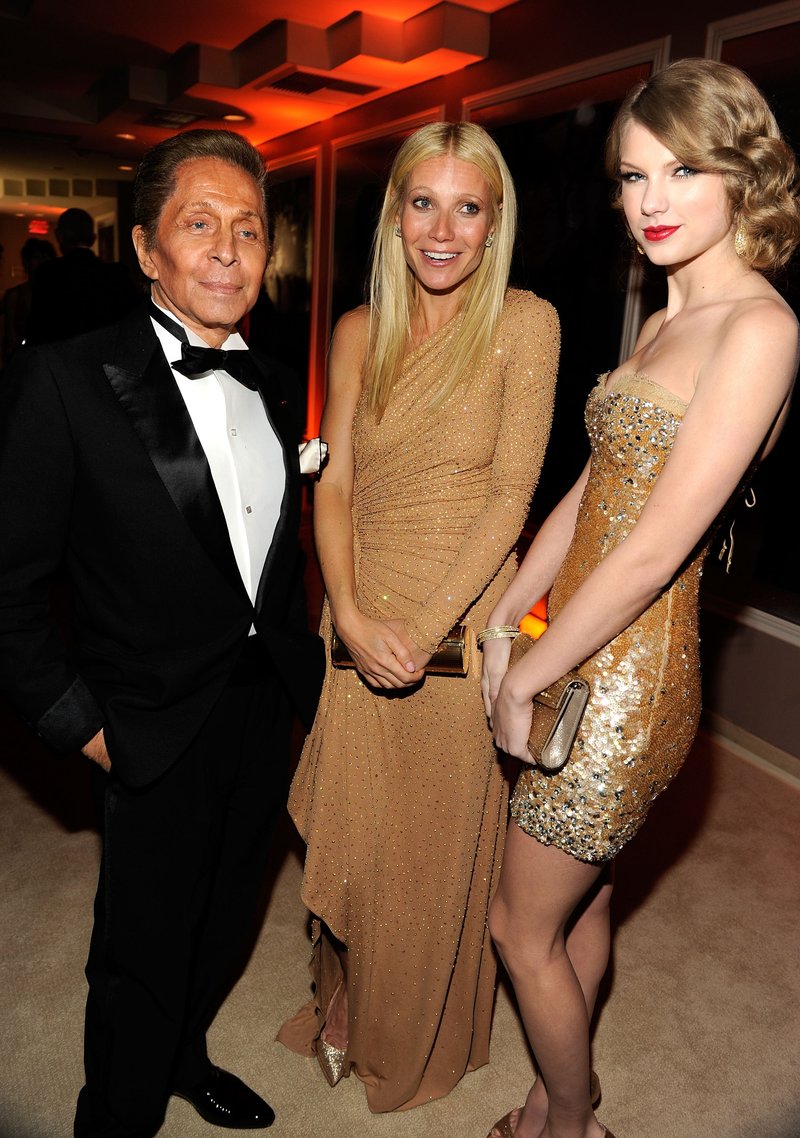 Taylor Swift at 2011 Vanity Fair Oscar Party — photo 22