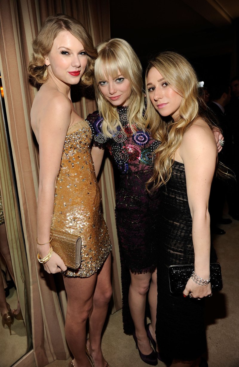 Taylor Swift at 2011 Vanity Fair Oscar Party — photo 39
