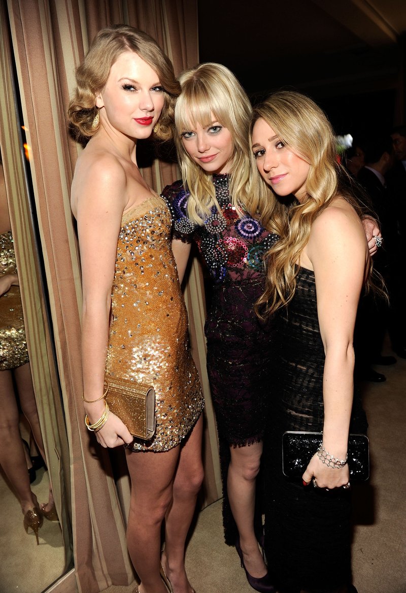 Taylor Swift at 2011 Vanity Fair Oscar Party — photo 40