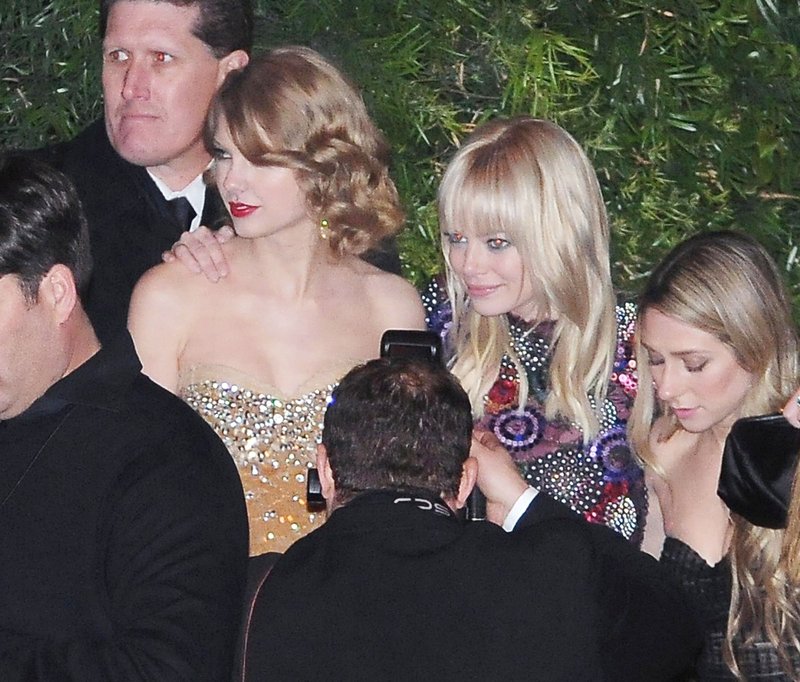 Taylor Swift at 2011 Vanity Fair Oscar Party — photo 84