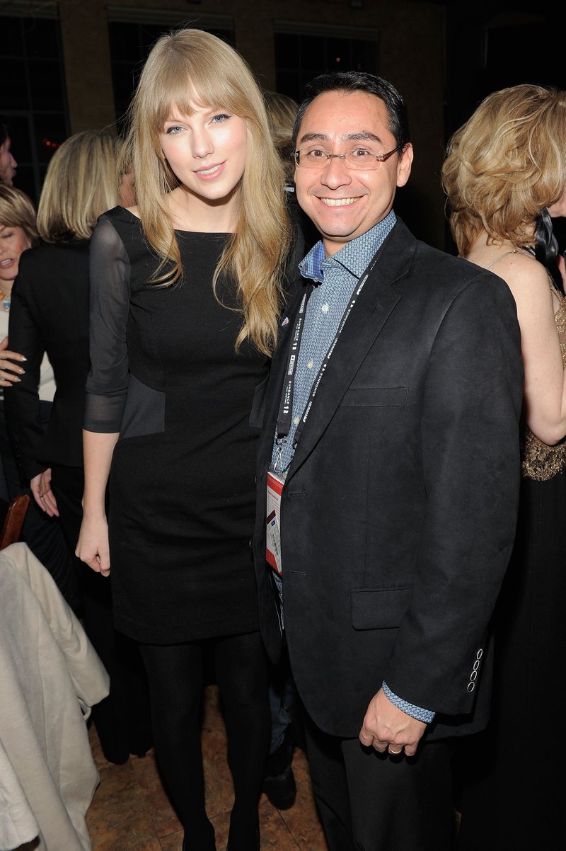 Taylor Swift at Artist At The Table Dinner And Discussion — photo 4