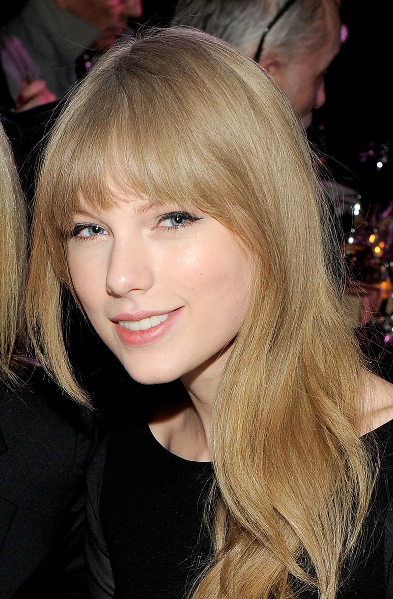 Taylor Swift at Artist At The Table Dinner And Discussion — photo 5