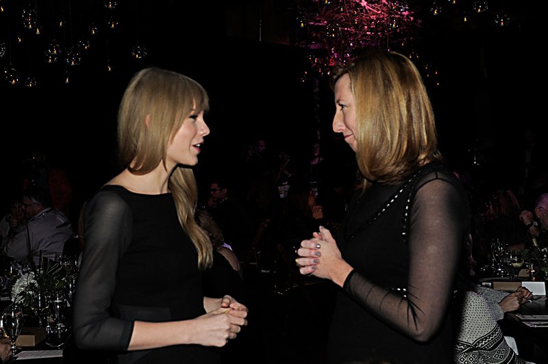 Taylor Swift at Artist At The Table Dinner And Discussion — photo 8