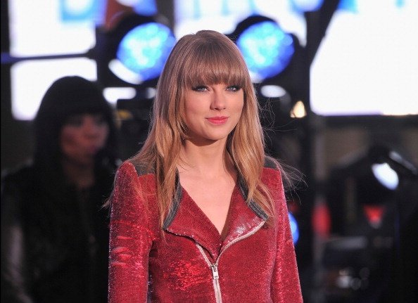 Taylor Swift at Dick Clark’s New Year’s Rockin’ Eve — photo 26