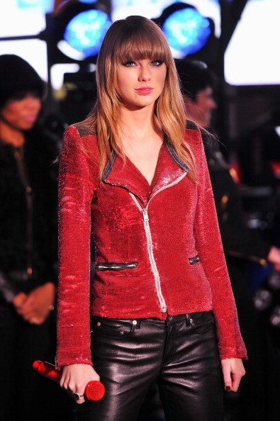 Taylor Swift at Dick Clark’s New Year’s Rockin’ Eve — photo 44