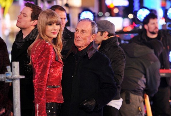 Taylor Swift at Dick Clark’s New Year’s Rockin’ Eve — photo 83