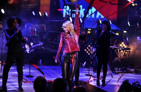 Taylor Swift at Dick Clark’s New Year’s Rockin’ Eve — photo 85