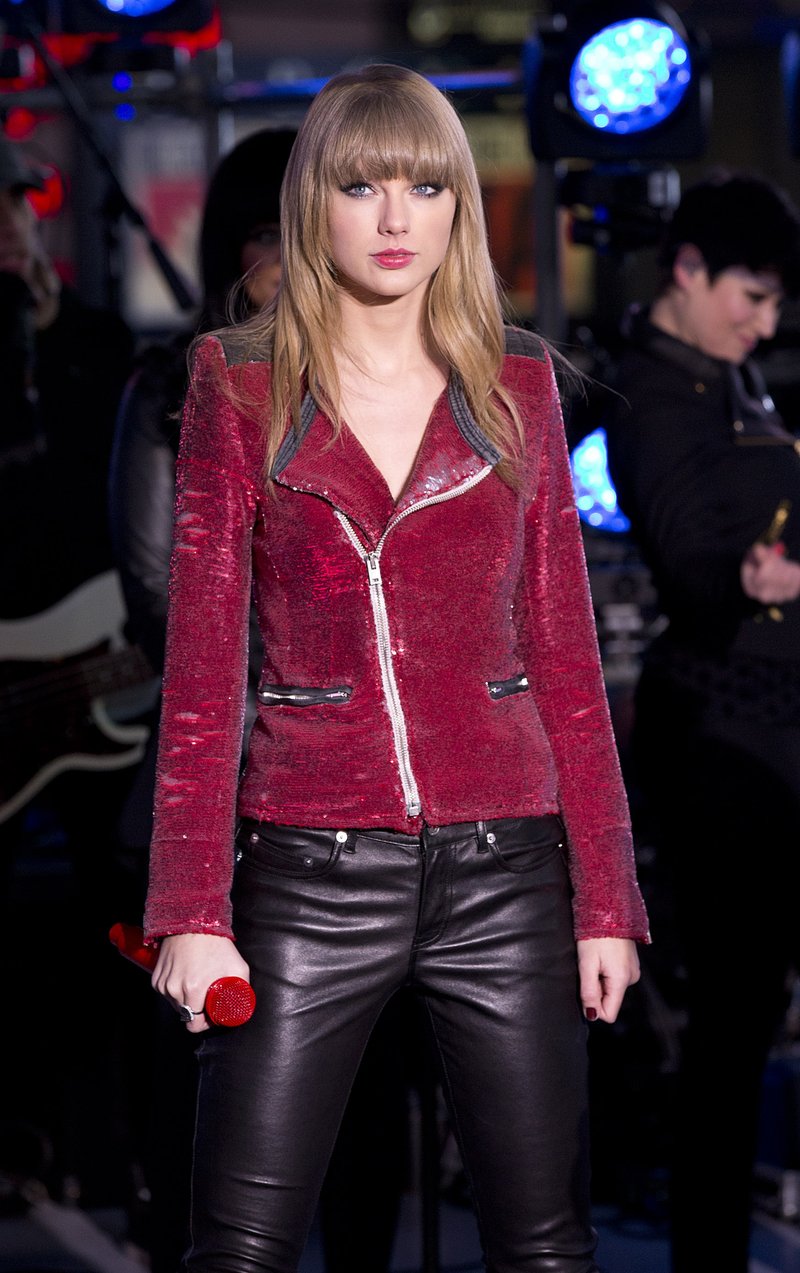 Taylor Swift at Dick Clark’s New Year’s Rockin’ Eve — photo 97