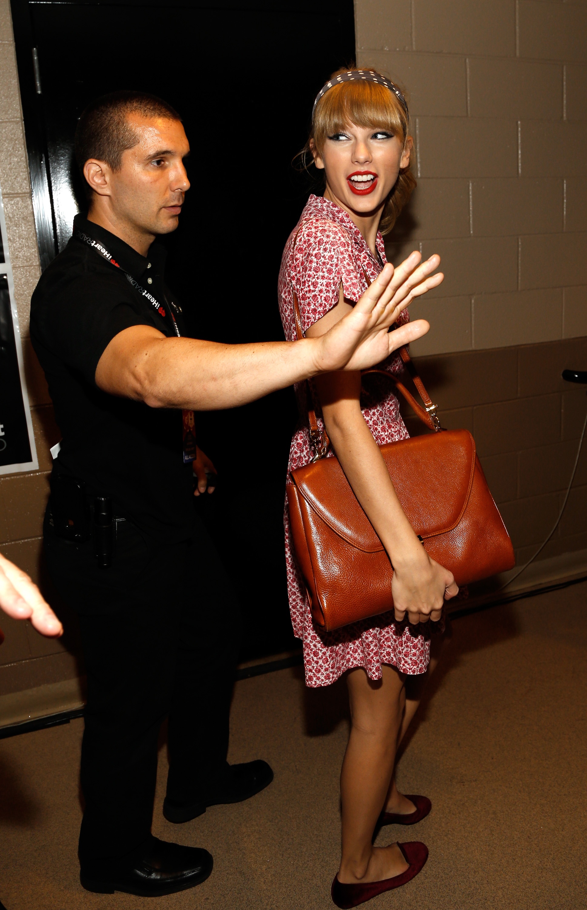 Taylor Swift at 2012 iHeartRadio Music Festival - Day 2 - Backstage — photo 9