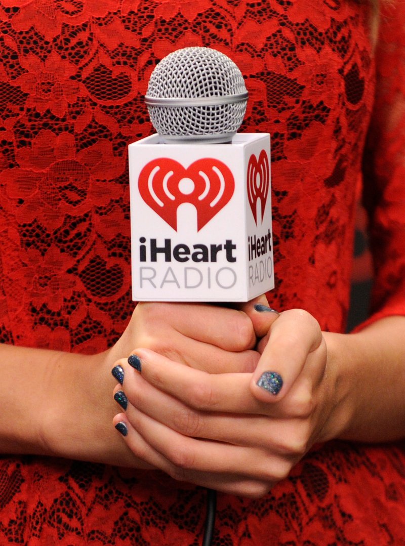 Taylor Swift at 2012 iHeartRadio Music Festival - Day 2 - Elvis Duran Broadcast Room — photo 20