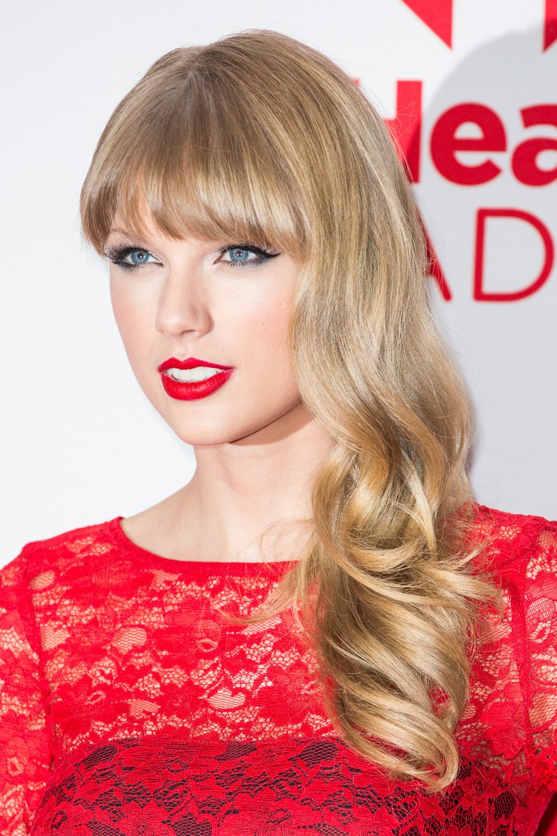 Taylor Swift at 2012 iHeartRadio Music Festival - Day 2 - Press Room — photo 10