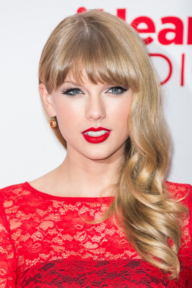 Taylor Swift at 2012 iHeartRadio Music Festival - Day 2 - Press Room — photo 11