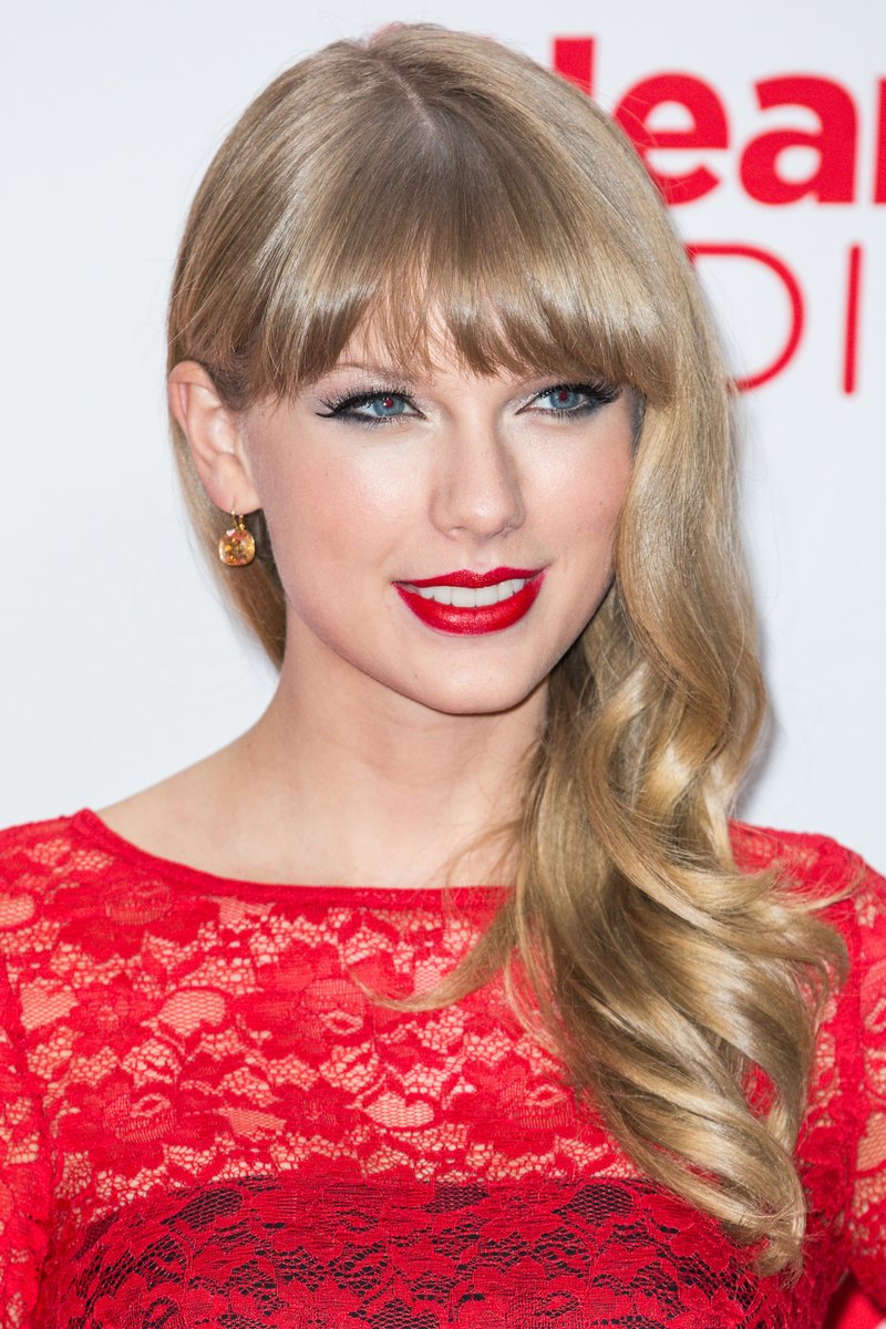 Taylor Swift at 2012 iHeartRadio Music Festival - Day 2 - Press Room — photo 16