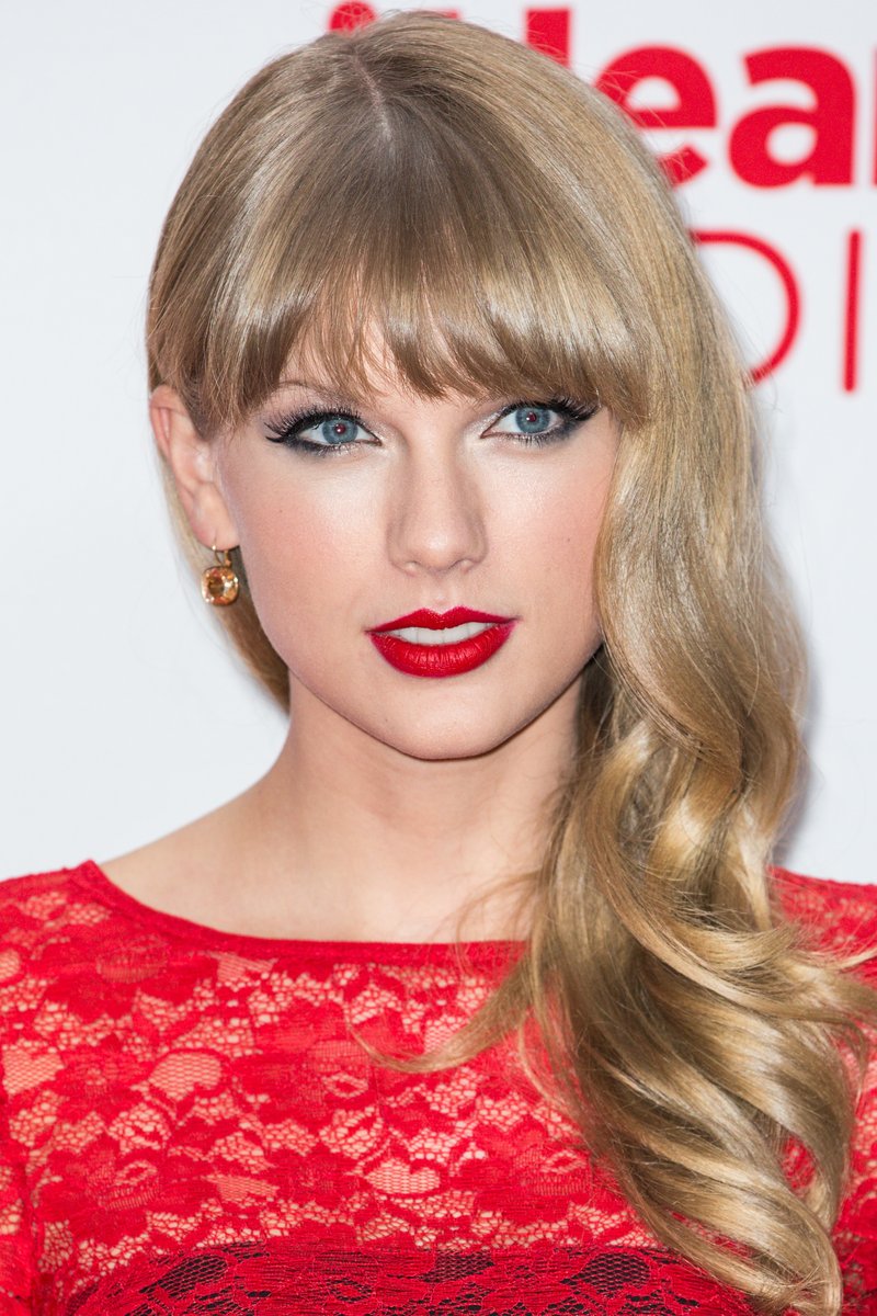 Taylor Swift at 2012 iHeartRadio Music Festival - Day 2 - Press Room — photo 18