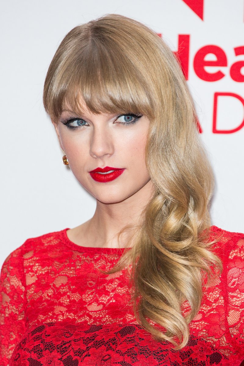 Taylor Swift at 2012 iHeartRadio Music Festival - Day 2 - Press Room — photo 19