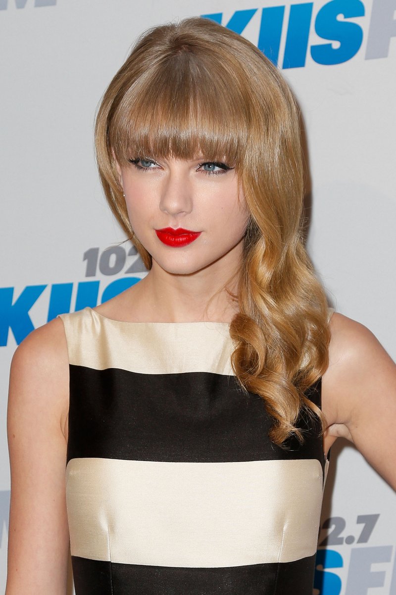 Taylor Swift at KIIS FM's 2012 Jingle Ball — photo 7